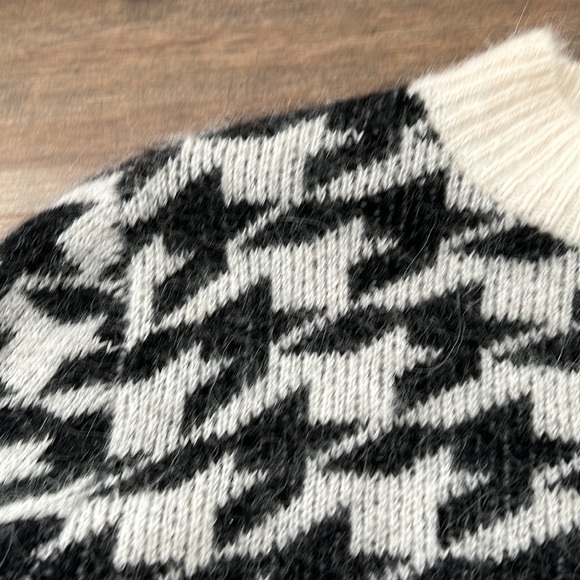 New HM houndstooth sweater - Picture 3 of 3